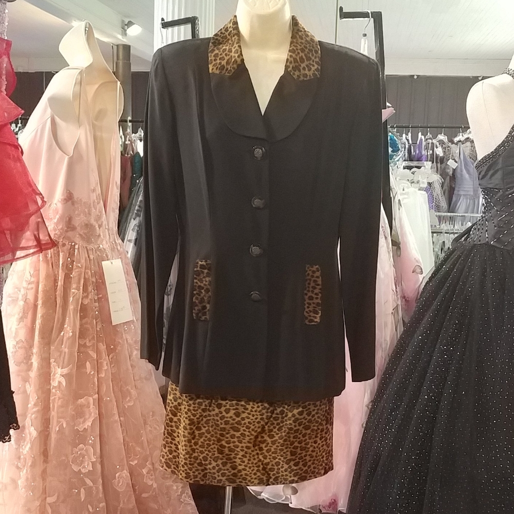 Animal Print Set Suit by Mascara